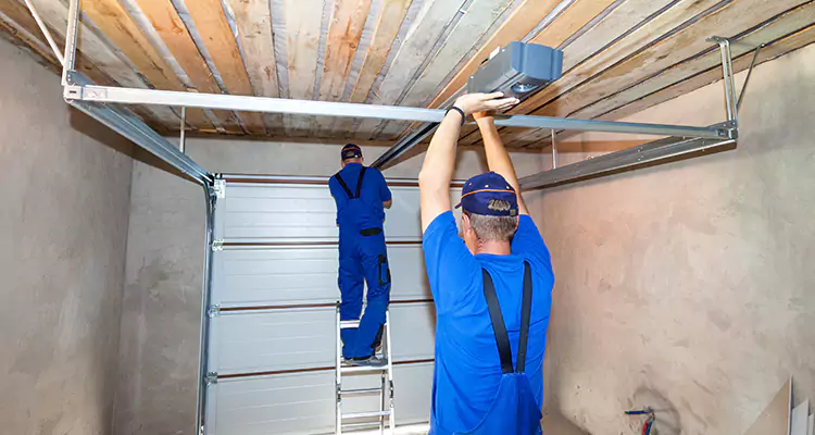 Garage Door Opener Technician in Oakley, CA